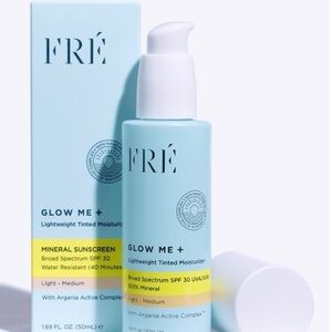 FRÉ Glow Me+ Mineral Sunscreen in Light/Medium